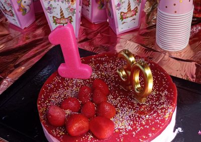 Gâteau d'anniversaire maman et fille